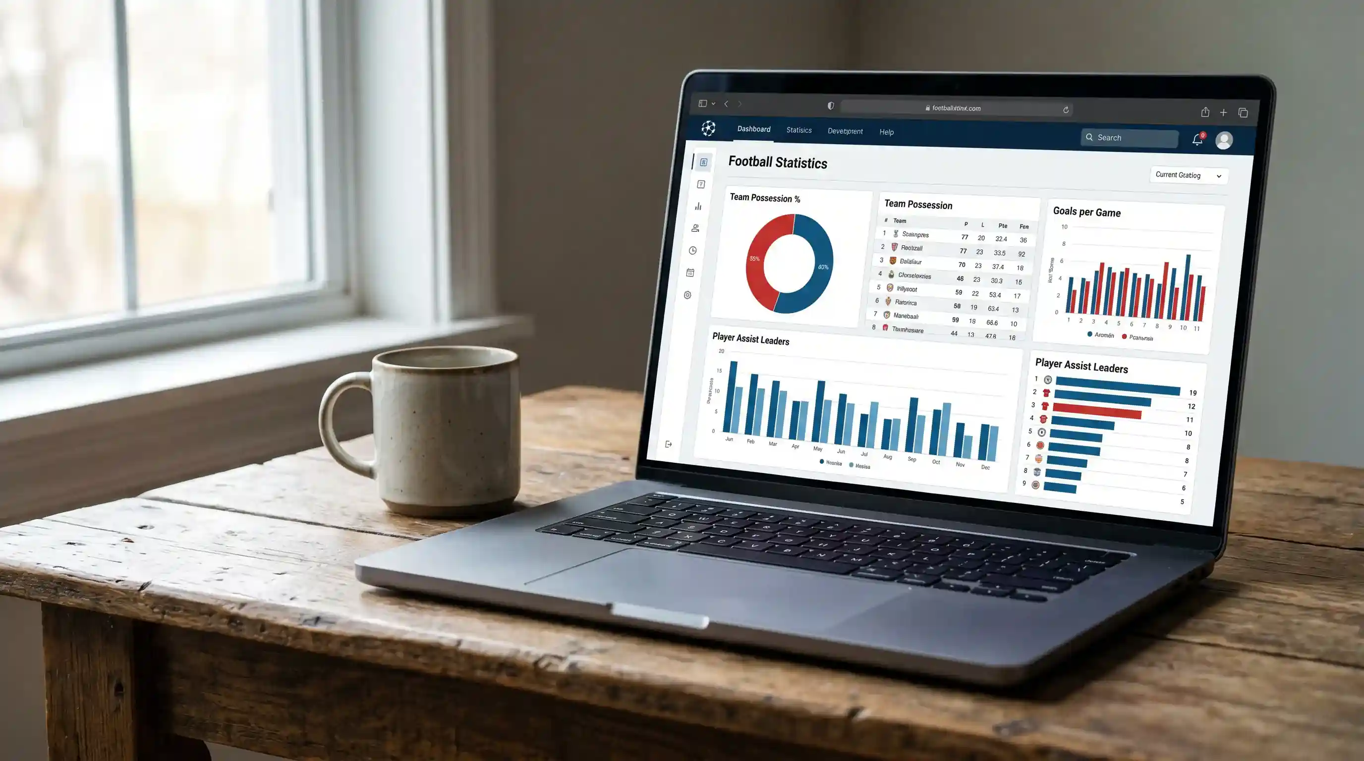 Laptop aperto con un sito di statistiche calcistiche disponibile per la consultazione